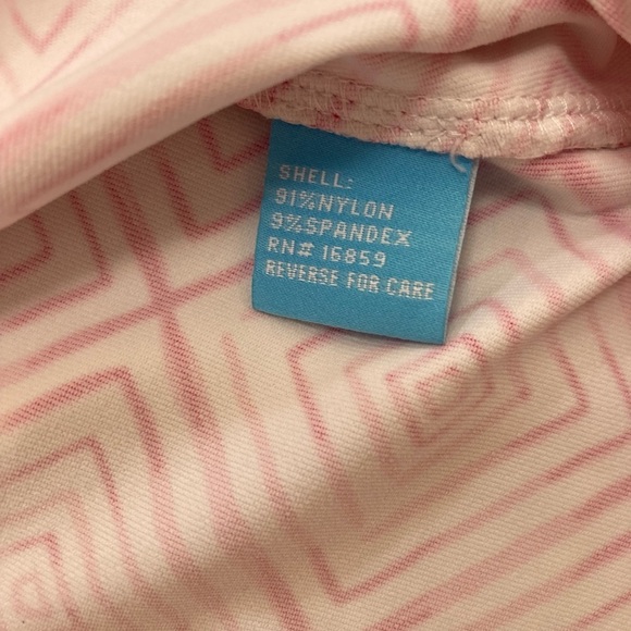 J. McLaughlin Pink White Diamond Print Ruffle Neck Top - Picture 11 of 13